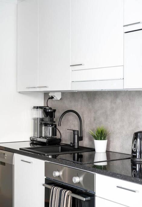 Apartment Near The Train Station, Free Parking &Netflix Kuopio Bagian luar foto
