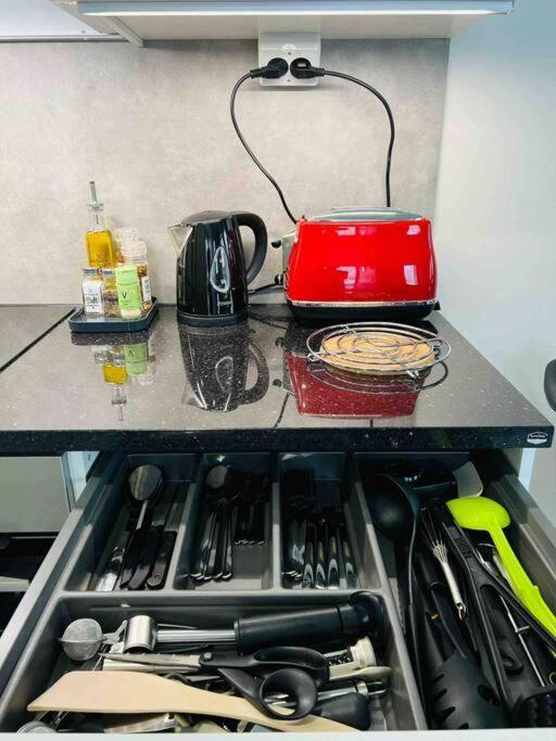 Apartment Near The Train Station, Free Parking &Netflix Kuopio Bagian luar foto