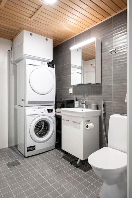 Apartment Near The Train Station, Free Parking &Netflix Kuopio Bagian luar foto